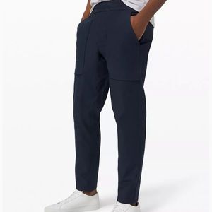 Lululemon Bowline Pant 30" Utilitech Size Medium NAVY